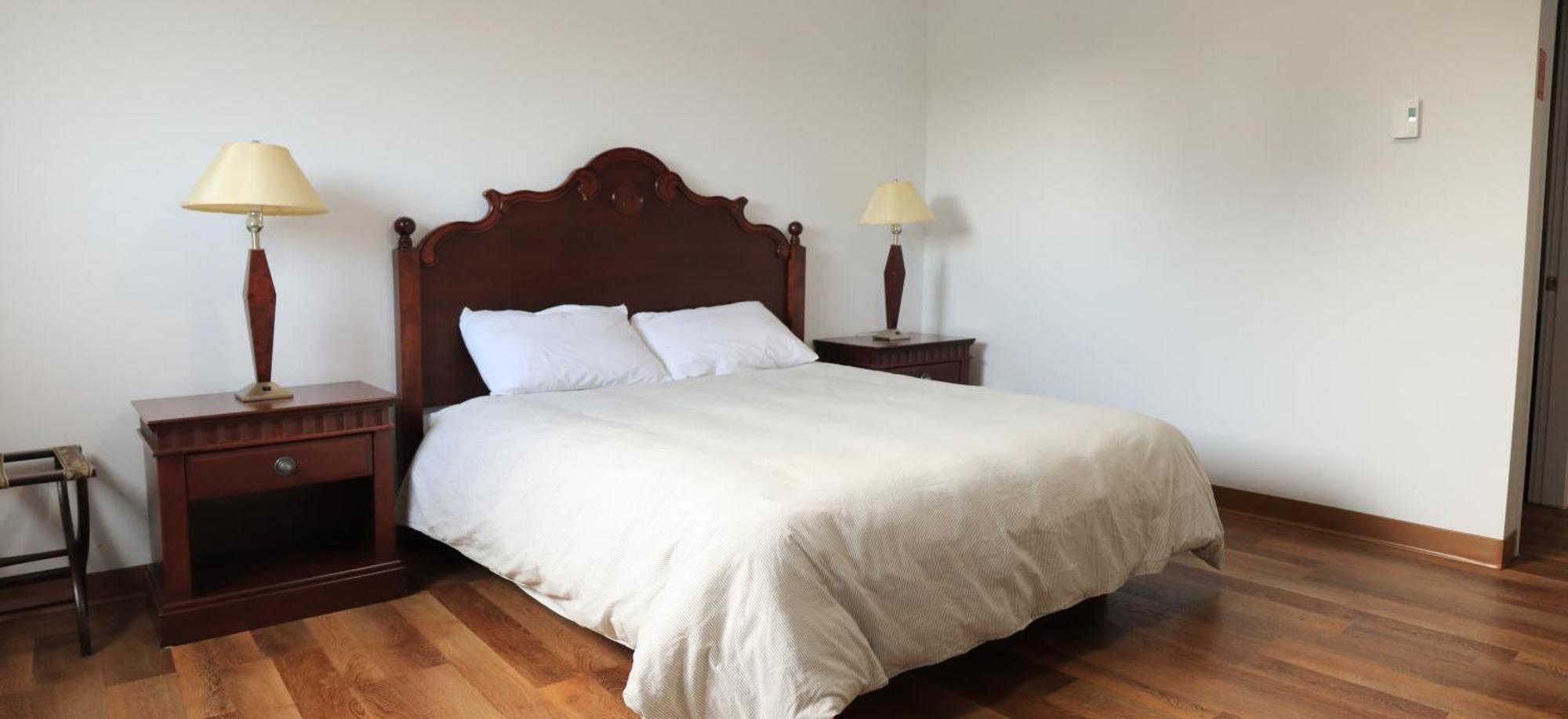 Motel M Saint-Adelme Екстериор снимка
